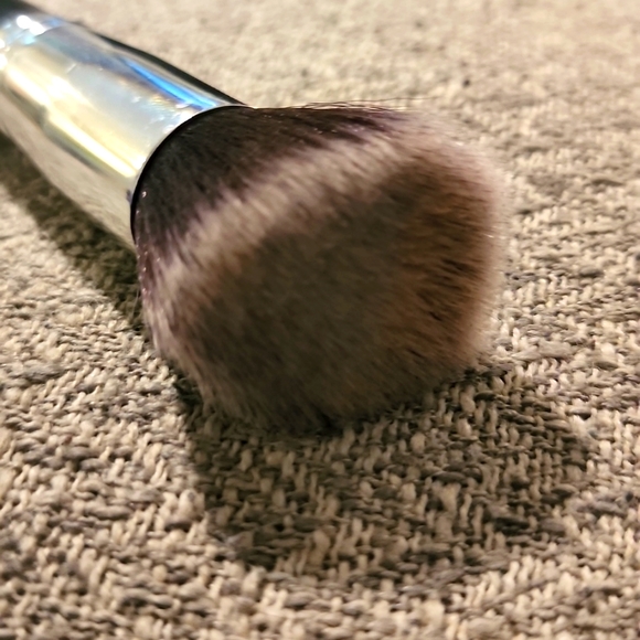BS-Mall Face Flat Angled Brush - Picture 2 of 3